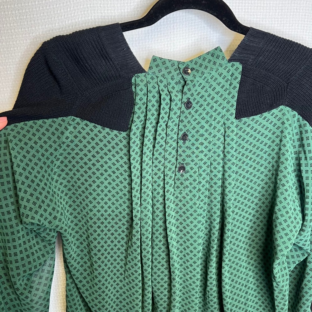 Cabi Womens XS Black Green Mixed Media Button Back Geometric Sweater Top - Picture 4 of 5